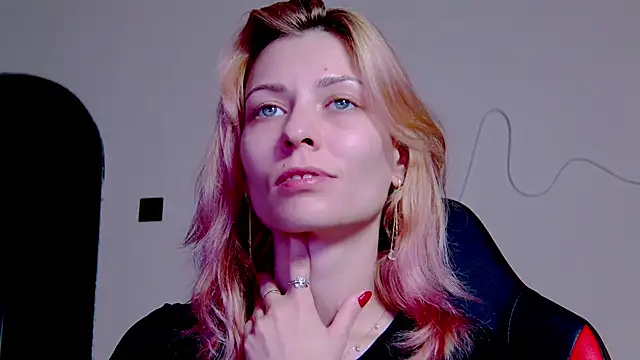 karo123421 online show from 3, 11, 2025