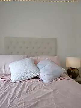 Leaberry online show from 12, 11, 2025