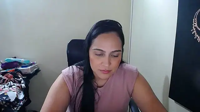 kendall 52 online show from 1, 2, 2025