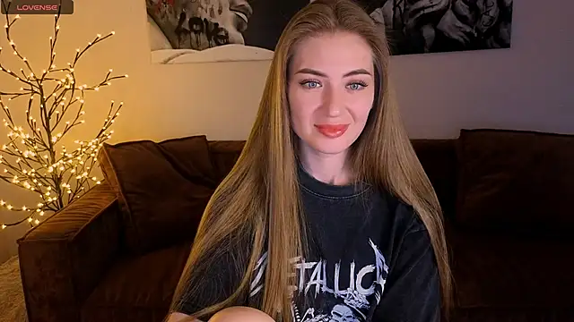 Adelyna Bird online show from 19, 6, 2026