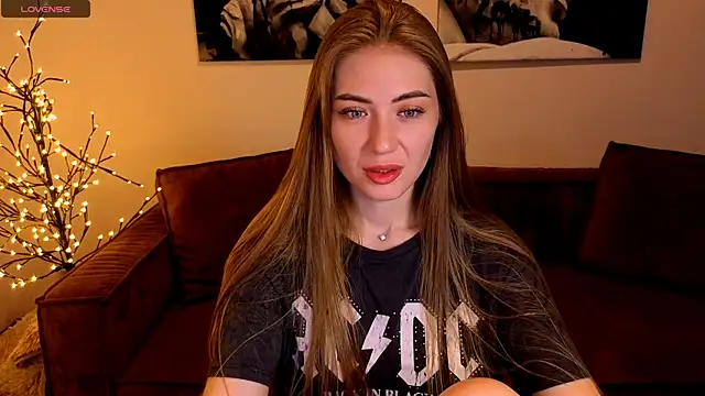 Adelyna Bird online show from 29, 6, 2026