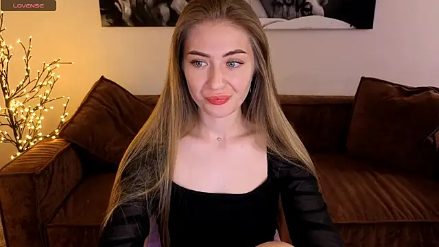 Adelyna Bird online show from 27, 7, 2026