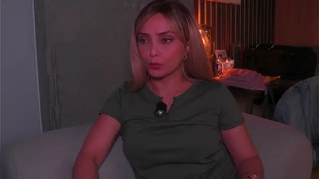 annie22love online show from 25, 2, 2026