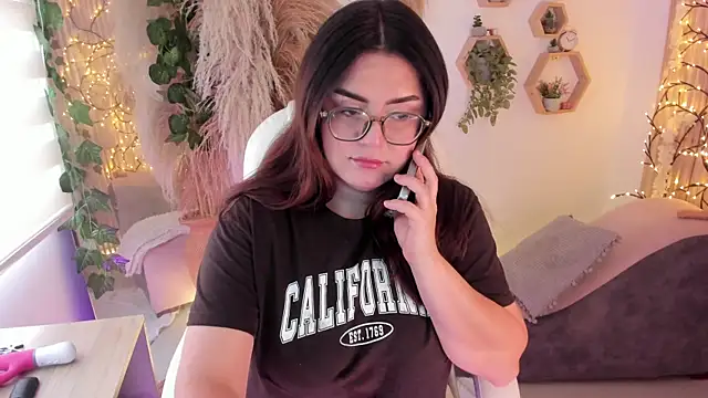 Snapshot of paulinacostello chatting on 3, 6, 2026 paulinacostello online show from 3, 6, 2026