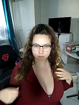 DienkaGreen online show from 4, 11, 2025