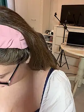 DienkaGreen online show from 26, 11, 2025