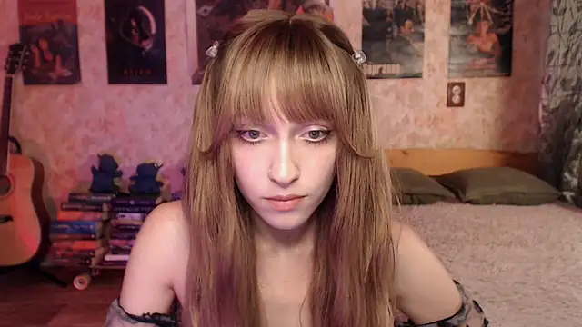 Snapshot of Friendly_Ellie chatting on 8, 7, 2026 Friendly Ellie online show from 8, 7, 2026