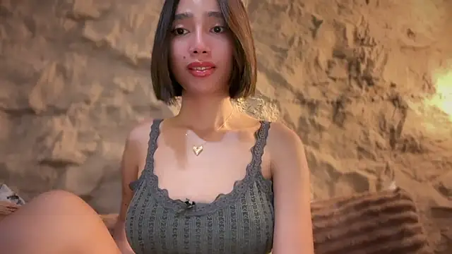 Snapshot of GenesisCastillano chatting on 13, 5, 2026 GenesisCastillano online show from 13, 5, 2026