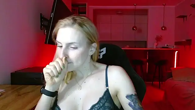 illusorycat online show from 13, 11, 2025