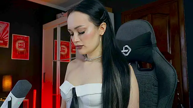 QueenAliss online show from 18, 1, 2026