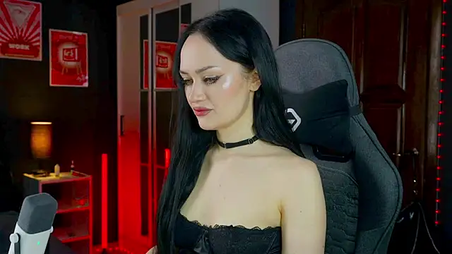 QueenAliss online show from 24, 3, 2026