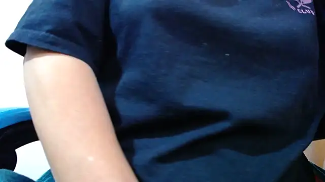 Snapshot of klylls_squirt_ chatting on 12, 11, 2025 klylls squirt online show from 12, 11, 2025