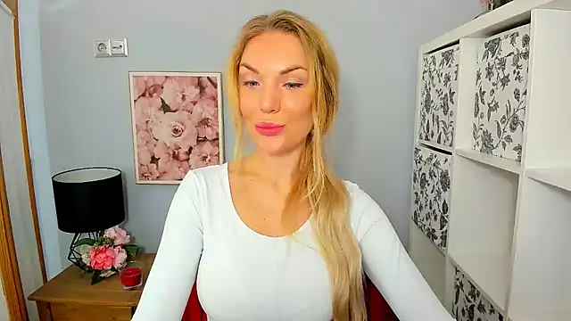 AulloraHoney online show from 3, 12, 2024