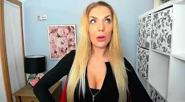 AulloraHoney online show from 18, 12, 2024