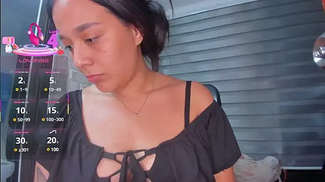 Little Amber6 online show from 8, 3, 2025