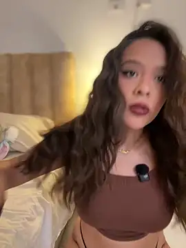 Snapshot of Little_Amber6 chatting on 7, 2, 2026 Little Amber6 online show from 7, 2, 2026