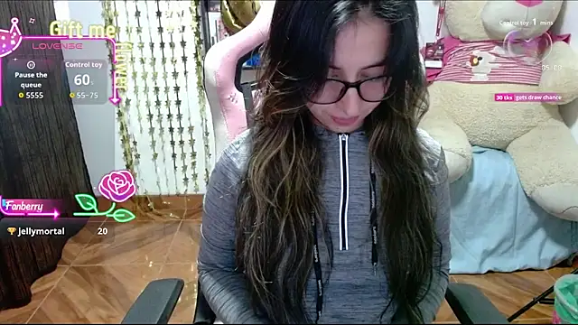 Maggie Fox3 online show from 6, 10, 2025