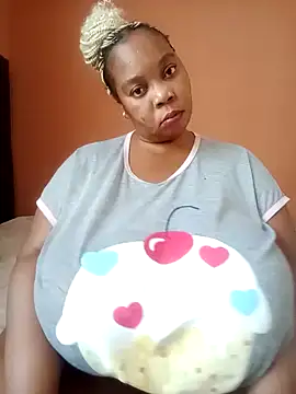 Snapshot of Lovelyboobs01 chatting on 1, 2, 2025 Lovelyboobs01 online show from 1, 2, 2025