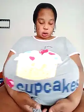 Snapshot of Lovelyboobs01 chatting on 3, 3, 2025 Lovelyboobs01 online show from 3, 3, 2025