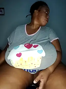 Snapshot of Lovelyboobs01 chatting on 6, 3, 2025 Lovelyboobs01 online show from 6, 3, 2025
