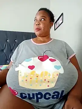 Snapshot of Lovelyboobs01 chatting on 6, 3, 2025 Lovelyboobs01 online show from 6, 3, 2025
