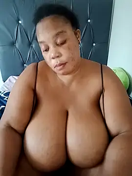 Snapshot of Lovelyboobs01 chatting on 10, 3, 2025 Lovelyboobs01 online show from 10, 3, 2025