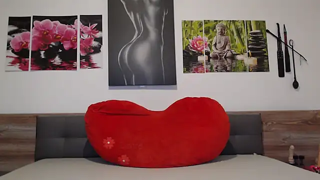 Naschkatze01 online show from 21, 11, 2025