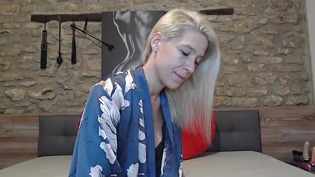 Naschkatze01 online show from 3, 12, 2025