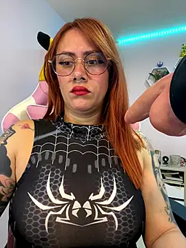 Luna Paris  online show from 23, 10, 2025