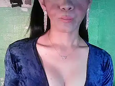 Snapshot of Rosebaumgardner1234 chatting on 8, 3, 2025 Rosebaumgardner1234 online show from 8, 3, 2025