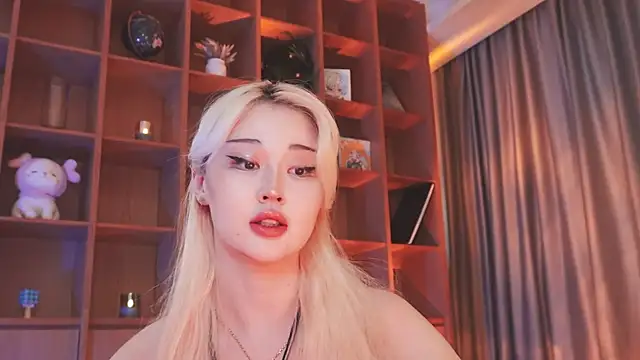 hyun chia online show from 4, 11, 2025