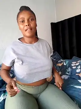 SweetAppleCandyxx online show from 27, 3, 2026