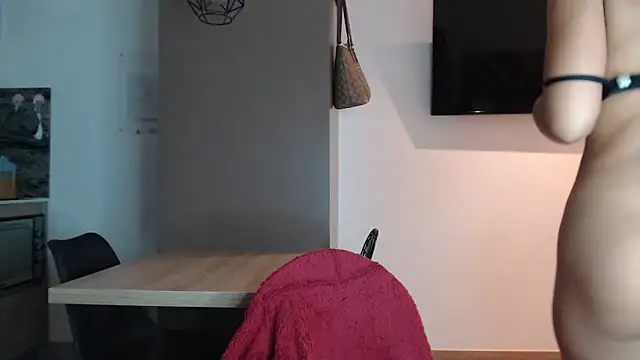 Snapshot of alexademie1 chatting on 22, 12, 2024 alexademie1 online show from 22, 12, 2024