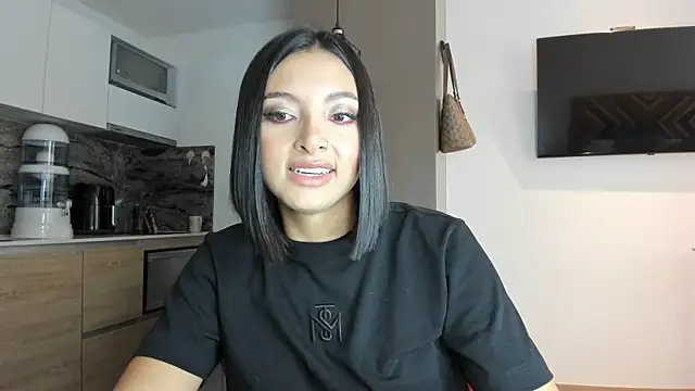 Snapshot of alexademie1 chatting on 24, 12, 2024 alexademie1 online show from 24, 12, 2024