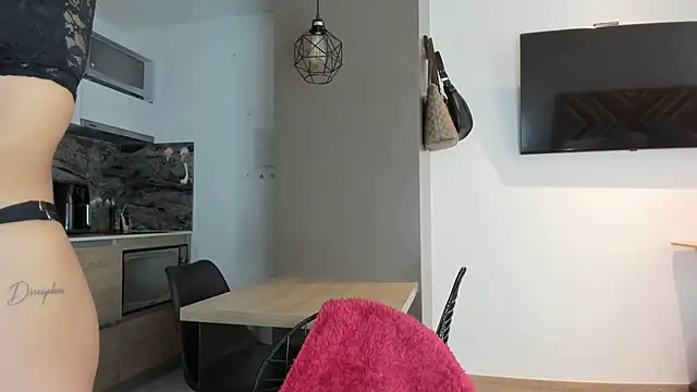 Snapshot of alexademie1 chatting on 4, 1, 2025 alexademie1 online show from 4, 1, 2025