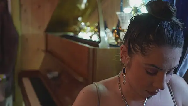 VanessaDoyle online show from 27, 10, 2025