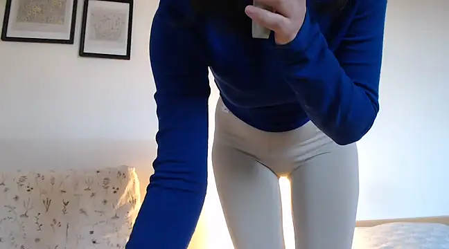 ocean eyess  online show from 14, 1, 2025