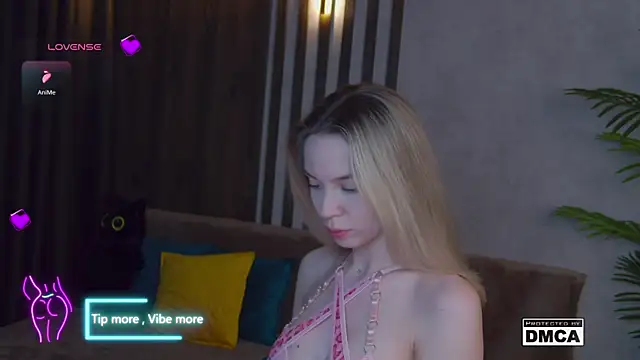 Holl1Would online show from 16, 2, 2025