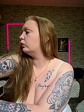 Snapshot of Melissa1994- chatting on 5, 5, 2026 Melissa1994- online show from 5, 5, 2026