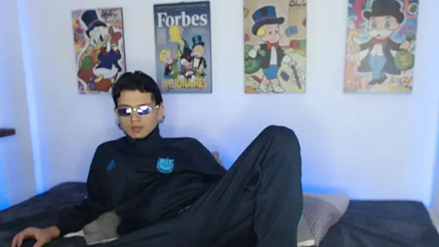 Snapshot of andersonZ998 chatting on 11, 2, 2025 andersonZ998 online show from 11, 2, 2025