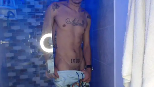 Snapshot of andersonZ998 chatting on 13, 9, 2025 andersonZ998 online show from 13, 9, 2025