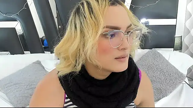 Snapshot of katya_kozlov chatting on 13, 2, 2025 katya kozlov online show from 13, 2, 2025