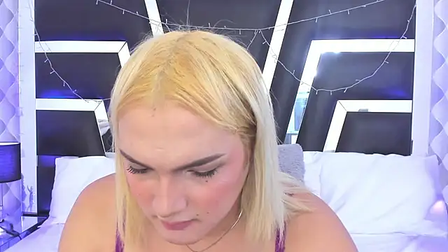 Snapshot of katya_kozlov chatting on 3, 10, 2025 katya kozlov online show from 3, 10, 2025