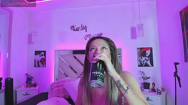 Karly moon online show from 11, 11, 2025