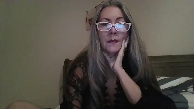 EvaRobinson online show from 20, 12, 2024