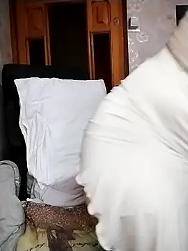 ImyoursLilu32 online show from 22, 12, 2025