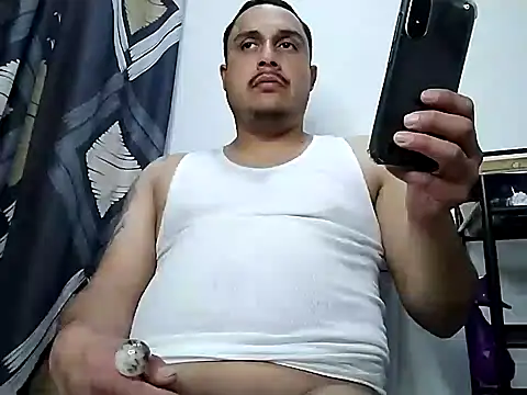 Snapshot of thickcocklatino chatting on 25, 1, 2025 thickcocklatino online show from 25, 1, 2025