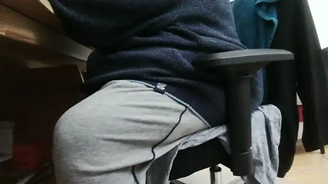 Snapshot of chubbysmallcock@xh chatting on 9, 2, 2025 chubbysmallcockxh online show from 9, 2, 2025