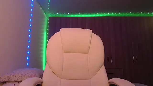 Snapshot of Selene93 chatting on 6, 2, 2025 Selene93 online show from 6, 2, 2025