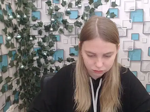 klerkarina online show from 4, 1, 2025